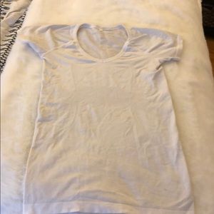 Lululemon short sleeve top